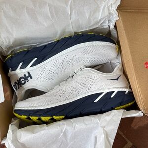 NWT Hoka Clifton 7